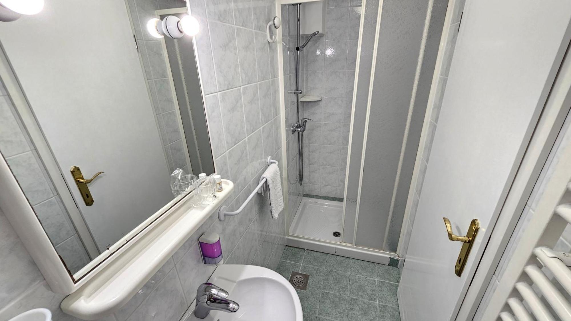 Rooms Koblar Порторож Стая снимка
